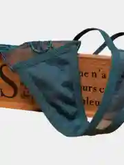 Эротические женские кружевные трусы стринги