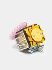 Желтый бизикубик Мини NOVA Toys/ Развивающие игрушки/ Деревянные для малышей / Дорожный Бизиборд