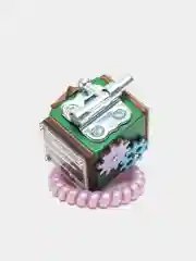 Зеленый бизикубик Мини NOVA Toys/ Развивающие игрушки/ Деревянные для малышей / Дорожный Бизиборд