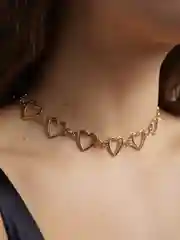 Золотой чокер на шею, с сердечками