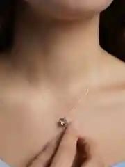 Серый металлик чокер со стразой на леске, с подвеской, подвеска на леске