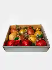 Алый елочная игрушка, 24 штуки и 35 штук