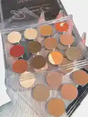 Коралловый тени для век 12 цветов