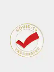 Коричневый значок (пин) "Vaccinated" металлический