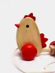 Деревянная игрушка паровозик "Курица с яйцами"