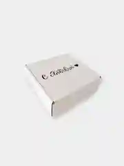 Белый картонная коробка С любовью!/ 16х16х6, самосборная, подарочная коробка