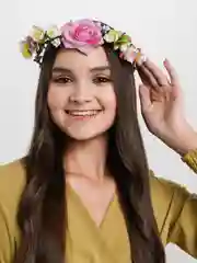 Розовый венок для волос. Ободок