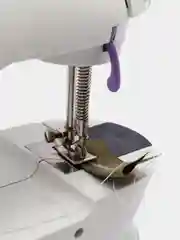 Мини швейная машина