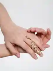 Золотой кольцо фаланговое в виде змеи