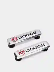 Комплект шильдиков металлических с эмблемой авто "DODGE" и 4 винтовыми креплениями (Пара)