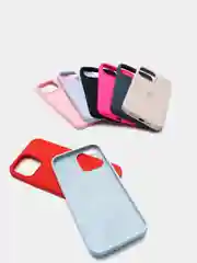 Алый чехол Silicone Case для iPhone 13 / 14, Pro, Pro Max с закрытым низом