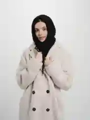 Черный капор вязанный, осенний, женский