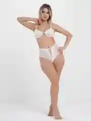 Комплект нижнего белья на косточках с аппликацией и шнурком