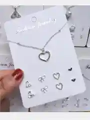 Серый набор серьг и колье с подвеской