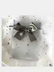 Серый подарочный мешочек с бантом
