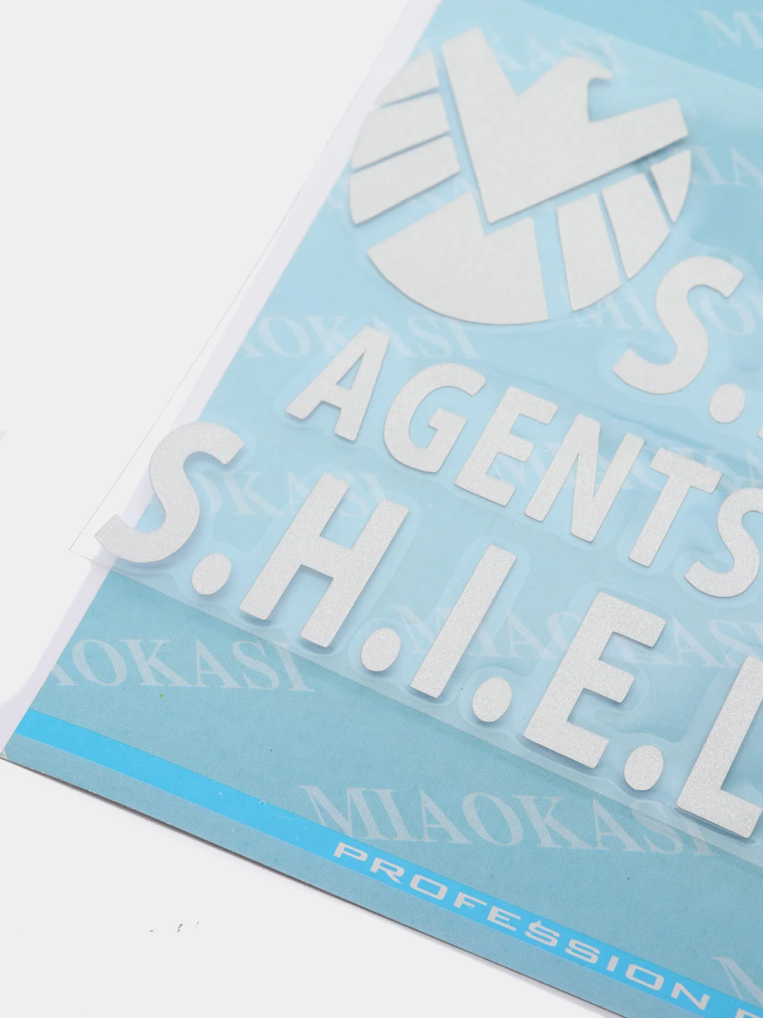 Белый наклейка на авто "Агент S.H.I.E.L.D."