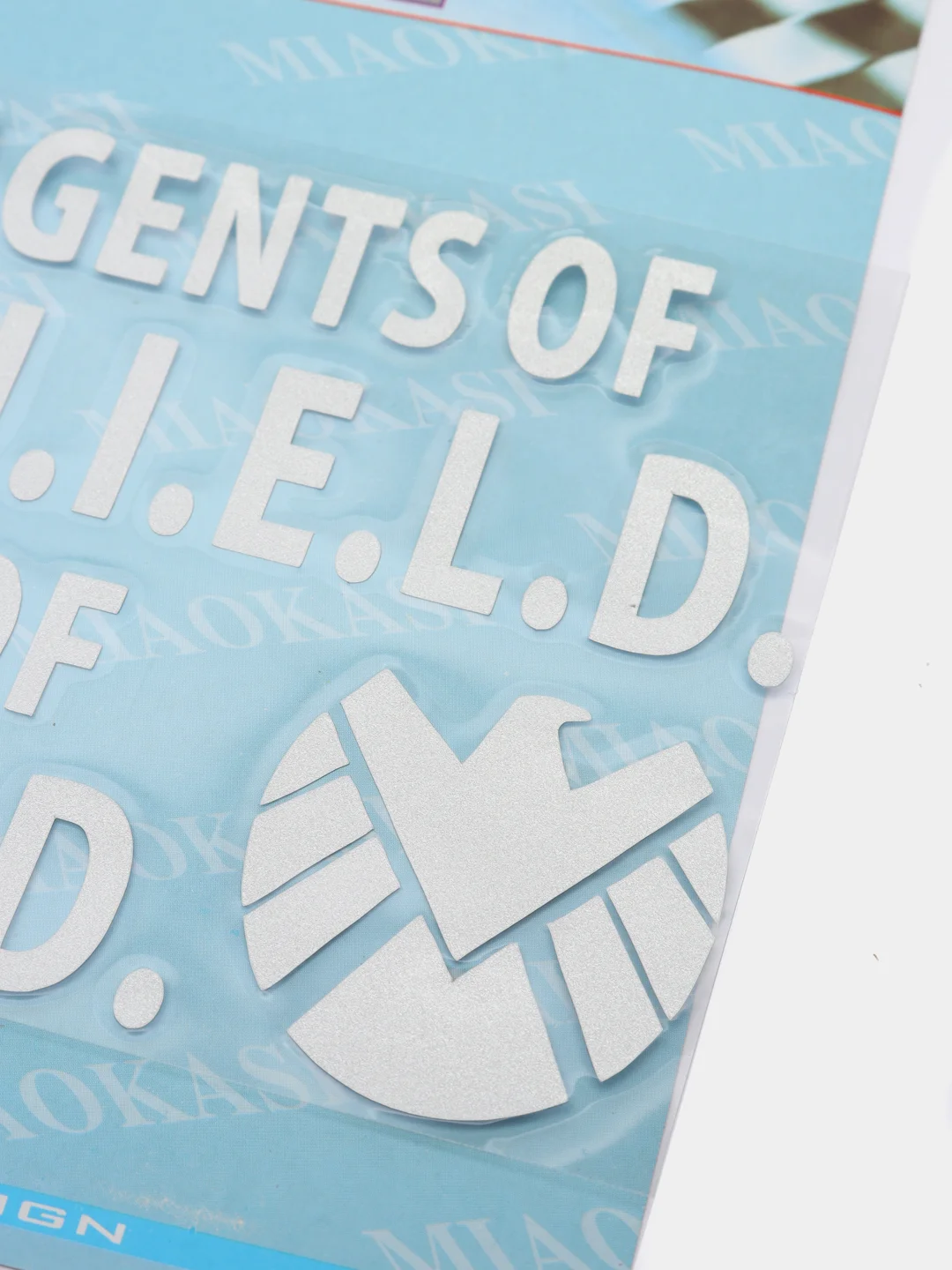 Белый наклейка на авто "Агент S.H.I.E.L.D."