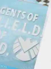Белый наклейка на авто "Агент S.H.I.E.L.D."