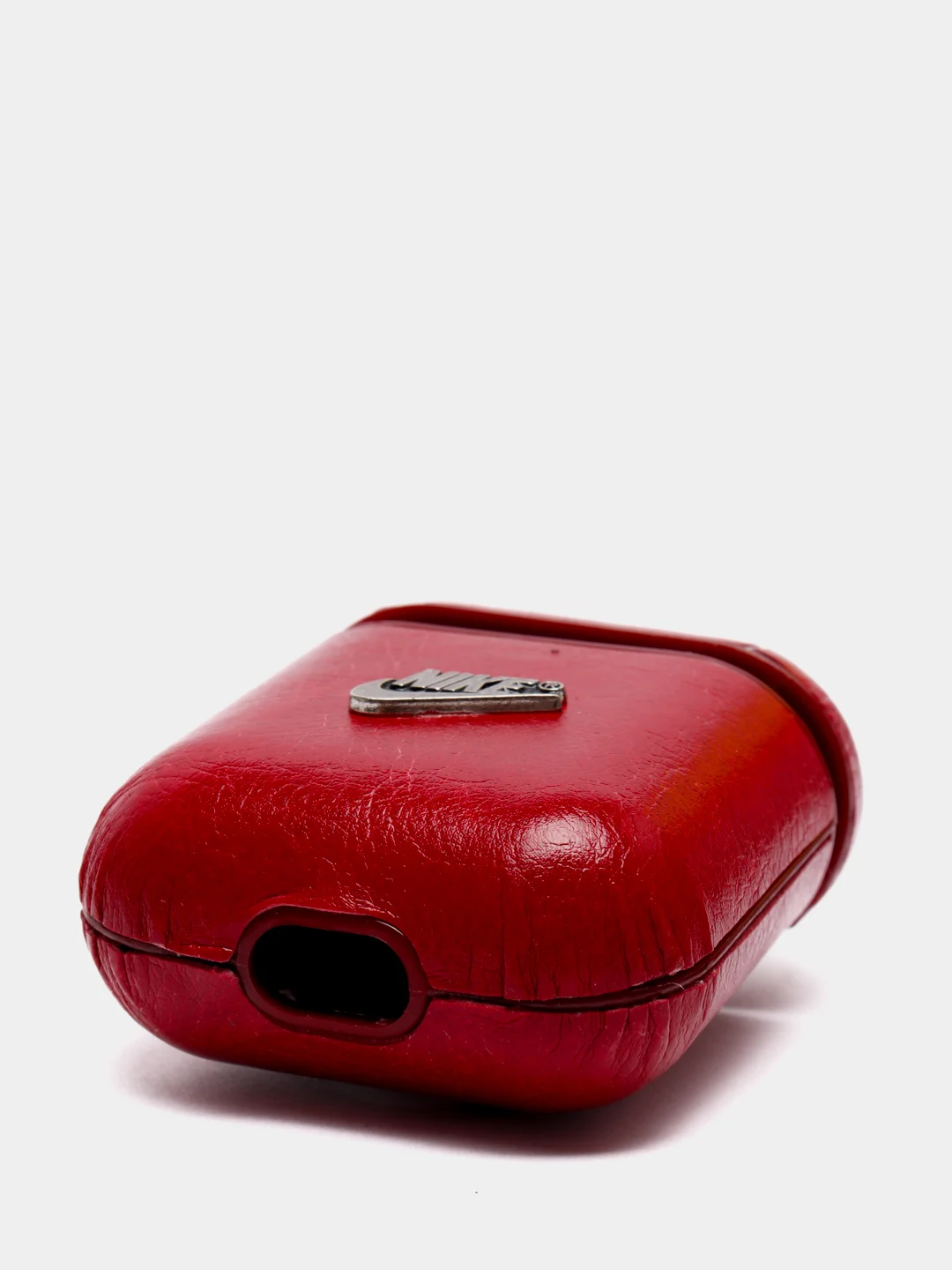 Алый чехол для AirPods 1/2. Кожа + пластик в ассортименте