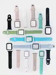 Силиконовый ремешок для Apple Watch с защитным стеклом 2 в 1