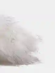 Молочный помпон для шапки из искусственного меха
