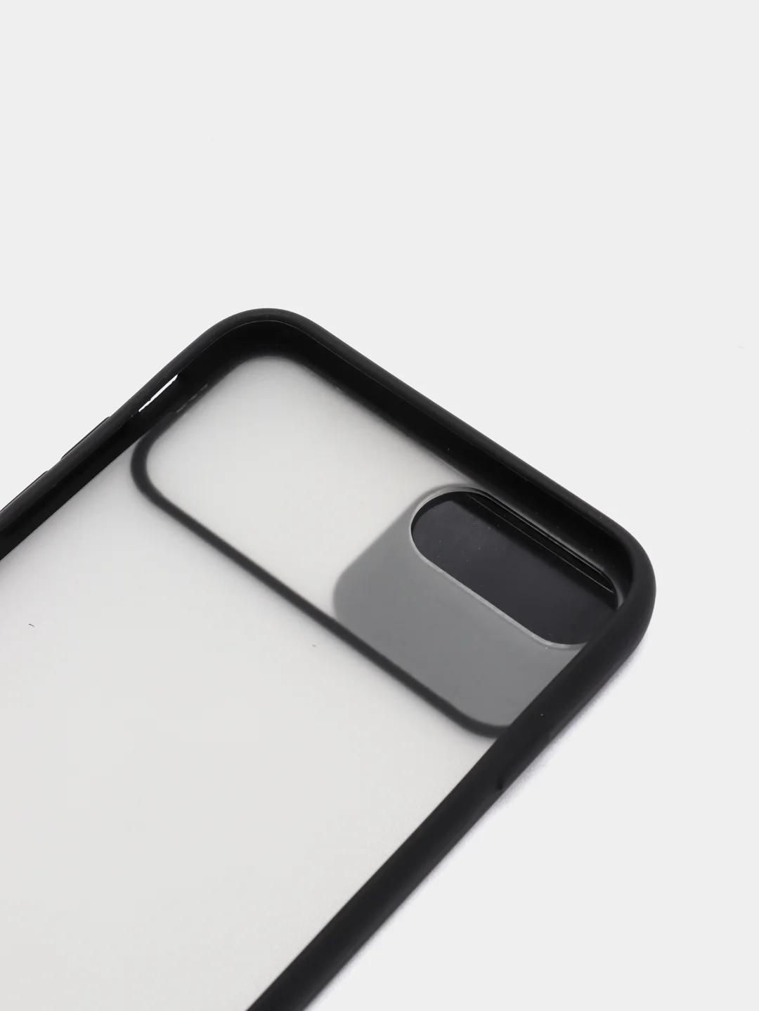 Черный чехол с защитой шторкой для камеры на iPhone 6s/7/8/Plus/SE/20/X/XS/XR/11/Pro/Max/12/13/айфон