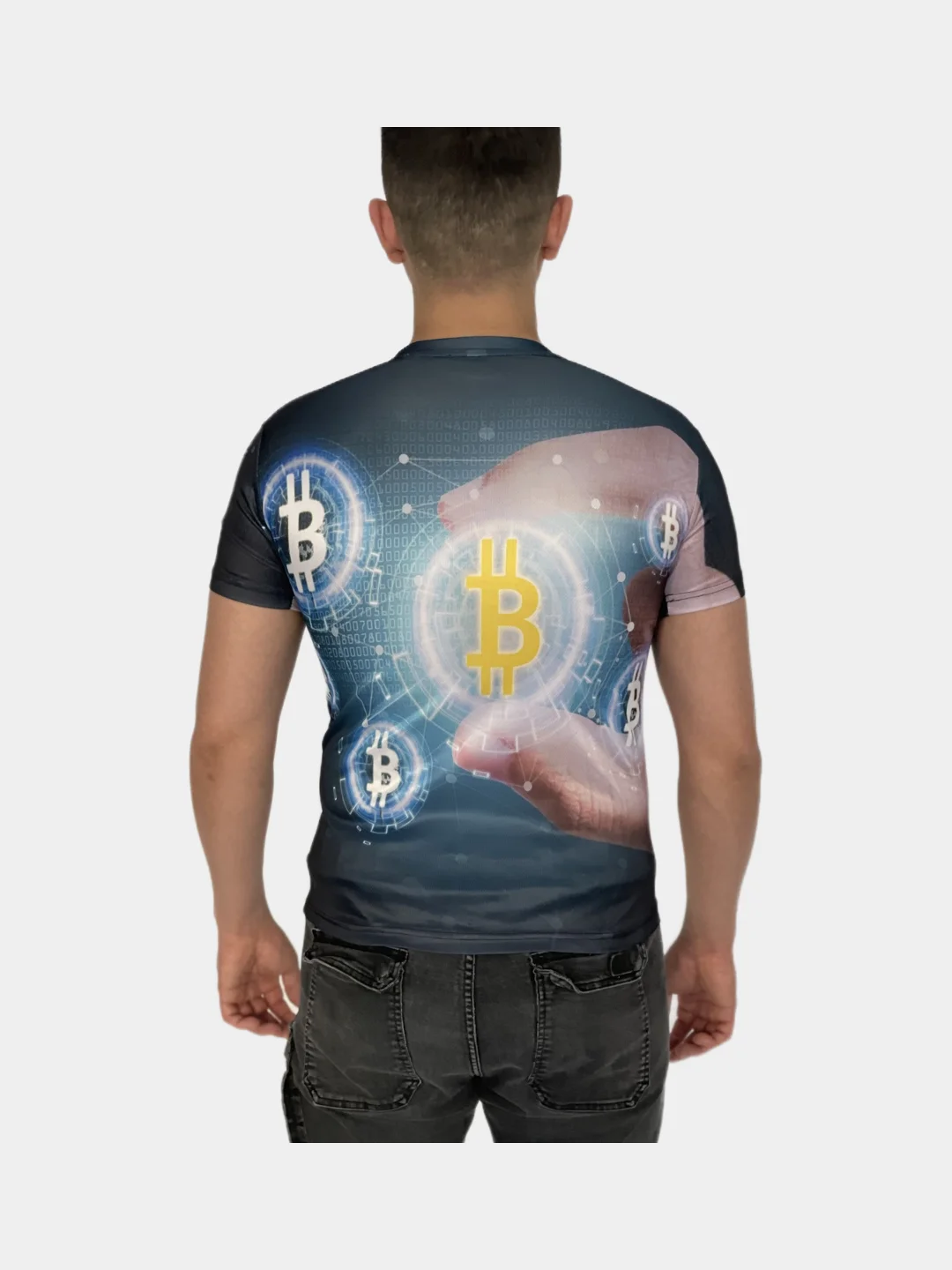 Футболка с изображением биткоина