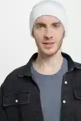 Белый шапка бини