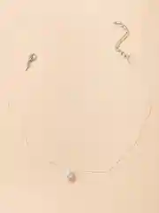 Серебряный ожерелье со стразами