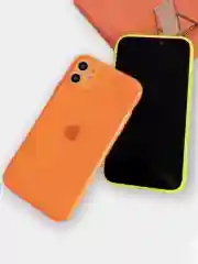Желтый чехол для iPhone (айфон)