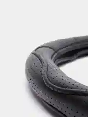 Оплетка на руль (чехол на руль) SKYWAY Art-7 M Черная экокожа S01102048