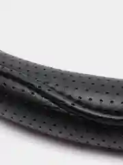 Оплетка на руль (чехол на руль) SKYWAY Art-7 M Черная экокожа S01102048