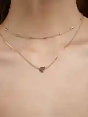 Ожерелье с декором сердечка