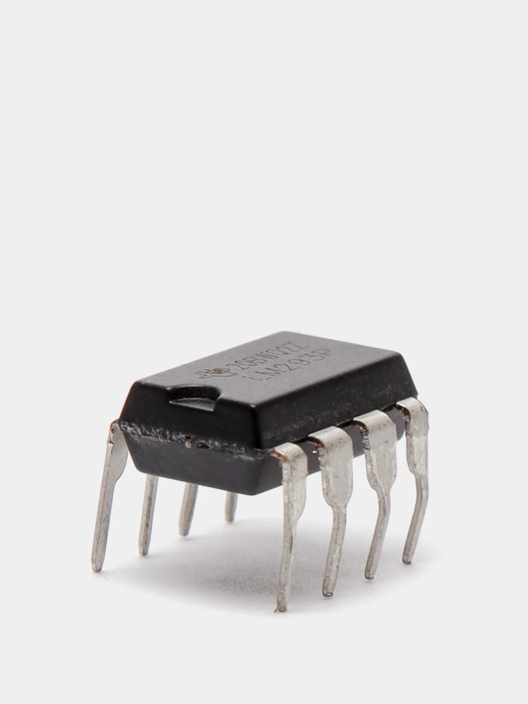 Микросхема LM293P DIP-8