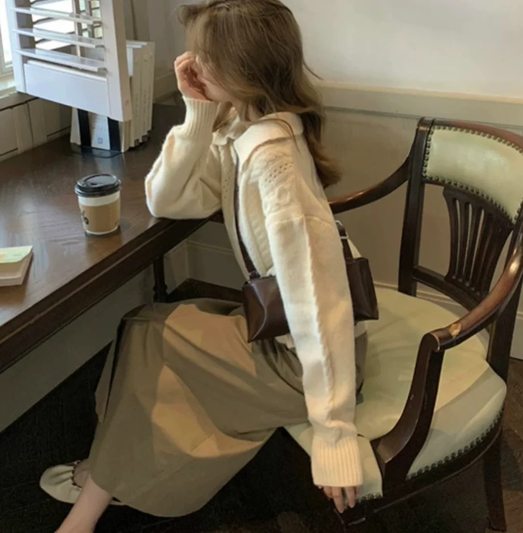 Свитер вязанный