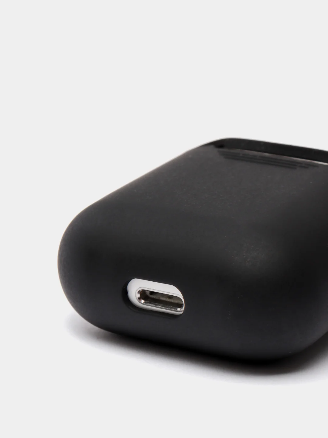 Черный чехол для наушников Apple AirPods (айр подс) силиконовый, TWS, приятный на ощупь