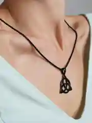 Черный кулон "Сила трех"
