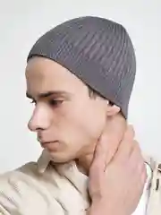Серый мужская шапка