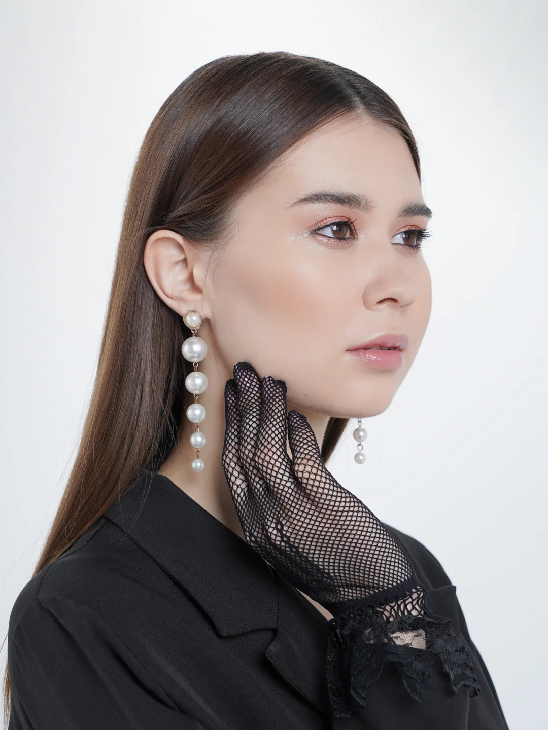 Сетчатые перчатки с черной кружевной отделкой