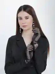 Сетчатые перчатки с черной кружевной отделкой