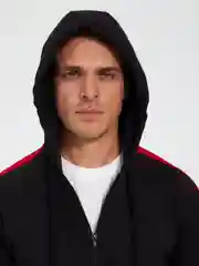 Костюм спортивный JASON LO черный с красной вставкой