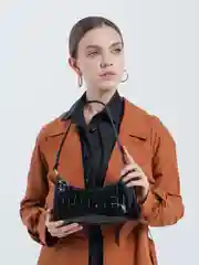 Сумка на плечо, черная, под крокодила