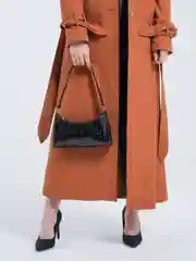 Сумка на плечо, черная, под крокодила