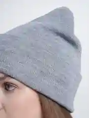 Серый шапка трикотажная