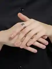 Серый кольца парные