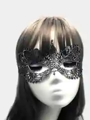 Серый ажурная маска.Маска для лица