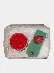 Алый мыло сувенирное, ручная работа