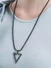 Черный цепочка с подвеской треугольник, 4 вида