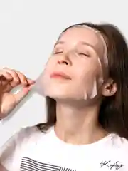 Тканевая маска для лица на основе экстрактов