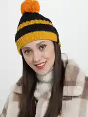 Желтый шапка женская зимняя на флисе с помпоном